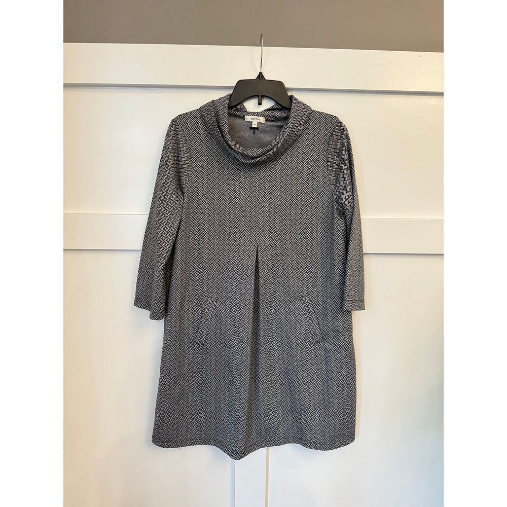 Tyler Boe Black and White Cowl Neck 3/4 Sleeve Dress Size Medium